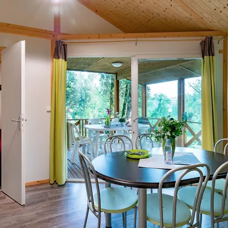 6p 3bdrms Aircon Camping